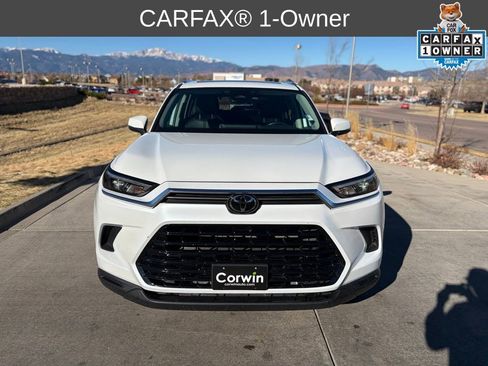 Used 2025 Toyota Grand Highlander AWD image 2