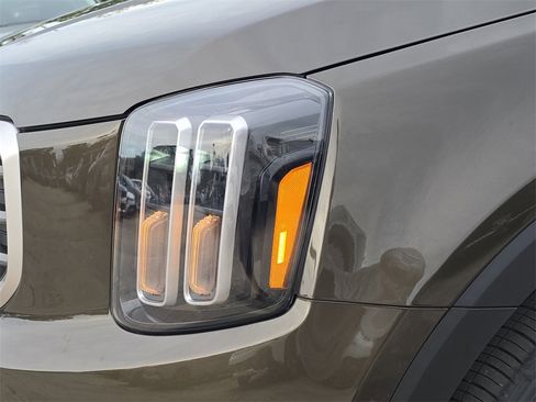New 2025 Kia Telluride S image 10