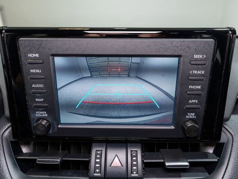 Used 2019 Toyota RAV4 XLE Premium FWD image 19