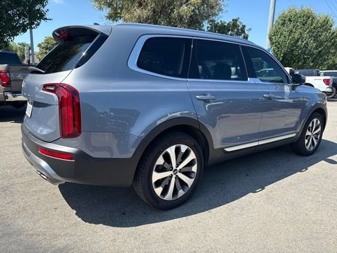 Used 2022 Kia Telluride S FWD image 3