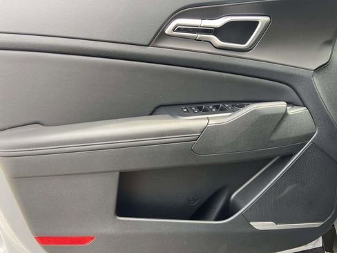 New 2026 Kia Sportage EX FWD image 11