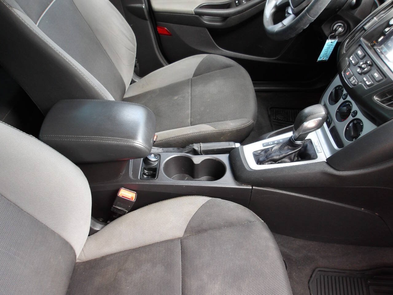 Used 2013 Ford Focus SE FWD image 17