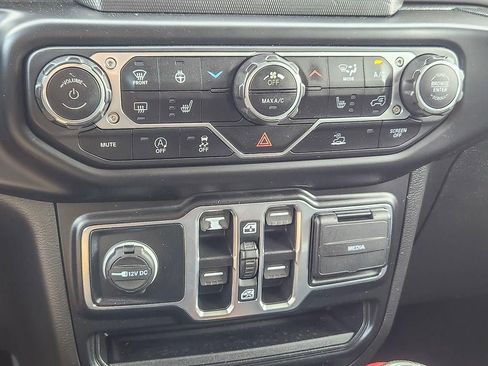 Used 2022 Jeep Wrangler Unlimited Sport AWD/4WD image 16