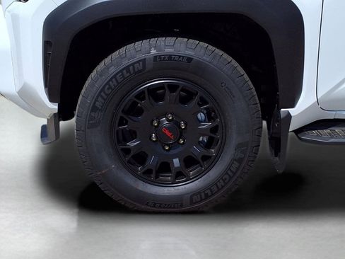 New 2026 Toyota 4Runner TRD Off-Road AWD/4WD image 10