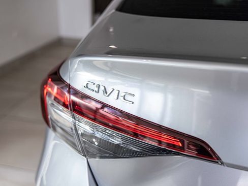 Used 2025 Honda Civic Sport image 15