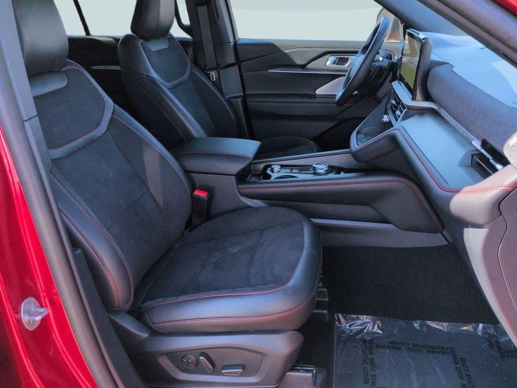 Used 2025 Ford Explorer ST AWD/4WD image 30