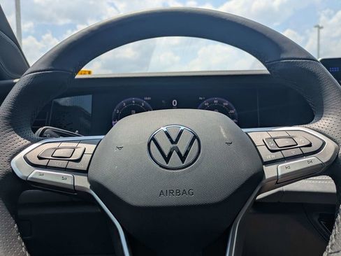 New 2026 Volkswagen Tiguan SE R-Line FWD image 33