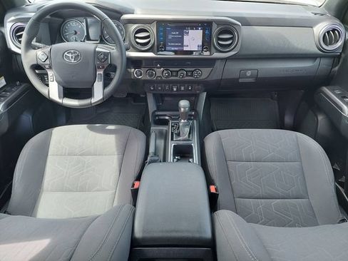Used 2019 Toyota Tacoma TRD Off-Road w/ Technology Package AWD/4WD image 3