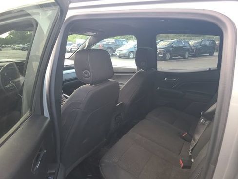 Used 2023 Chevrolet Colorado LT w/ LT Convenience Package II AWD/4WD image 10