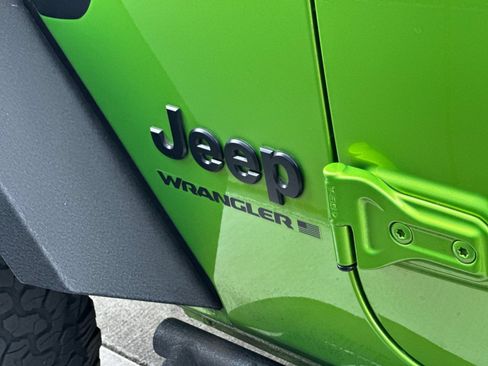 Used 2025 Jeep Wrangler Sport AWD/4WD image 22