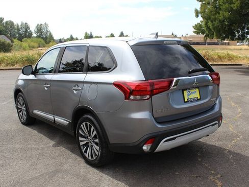 Used 2019 Mitsubishi Outlander SE AWD/4WD image 3