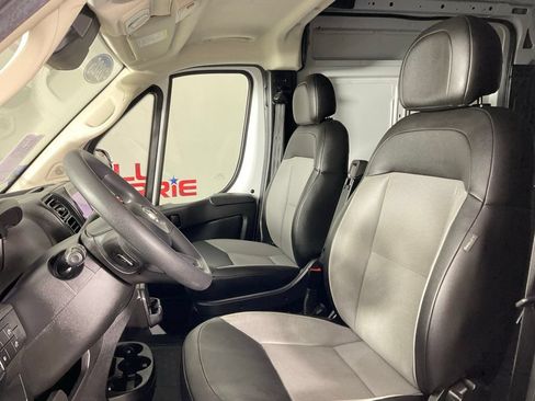 Used 2025 RAM ProMaster 2500 w/ Convenience Group FWD image 14