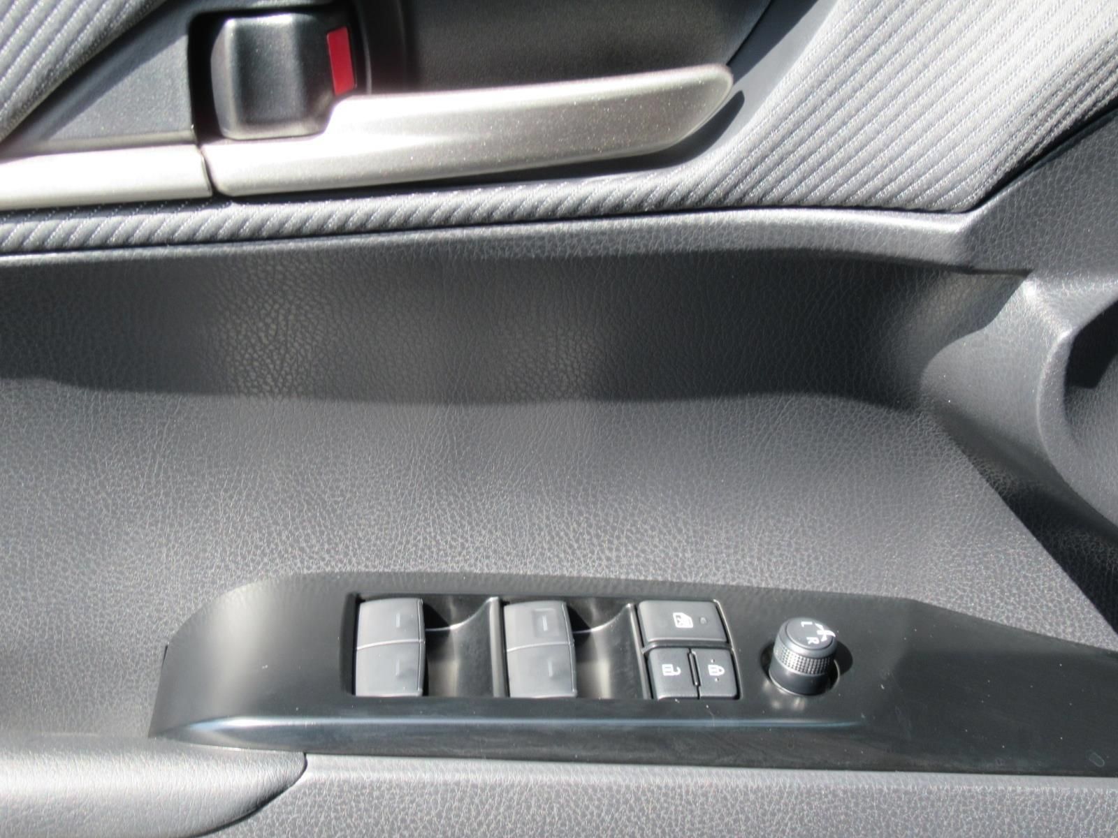 Used 2026 Toyota Camry SE FWD image 21