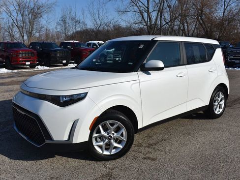 Used 2023 Kia Soul LX w/ LX Technology Package image 13