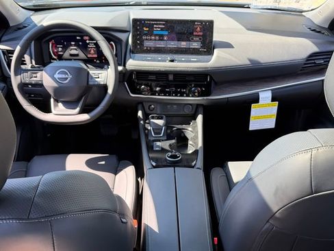 New 2026 Nissan Rogue Platinum AWD/4WD image 24