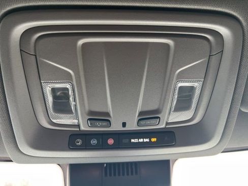 Used 2023 Chevrolet Silverado 1500 LT image 13