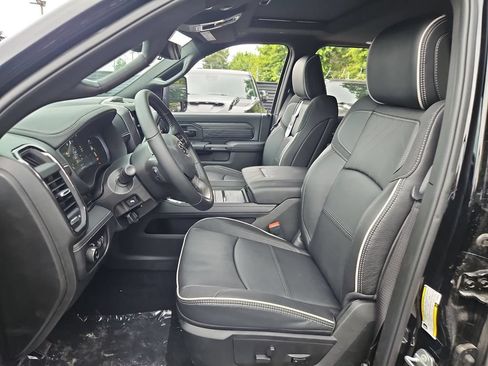 New 2026 RAM 2500 Limited AWD/4WD image 12