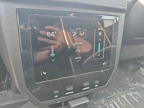 Used 2025 GMC Yukon AT4 Ultimate image 17