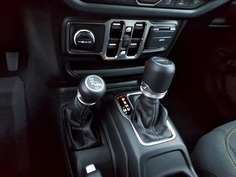 New 2026 Jeep Gladiator Sport image 19