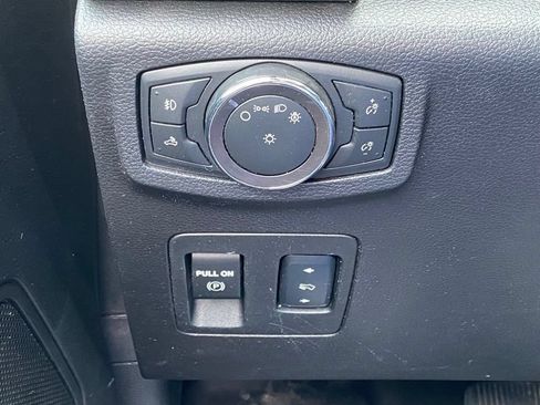 Used 2018 Ford F150 XLT w/ Equipment Group 302A Luxury AWD/4WD image 26