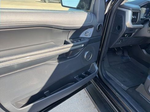 Used 2024 Ford Expedition Max XLT image 15