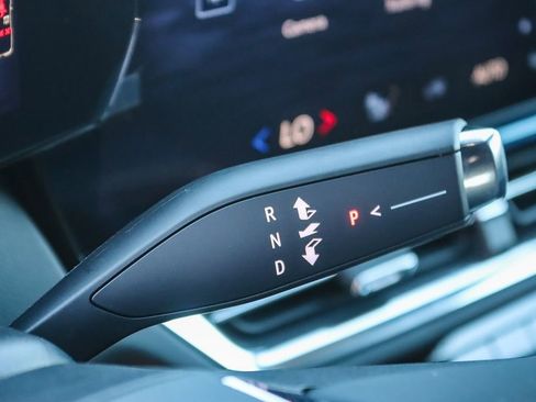 New 2026 Chevrolet Equinox EV LT image 18