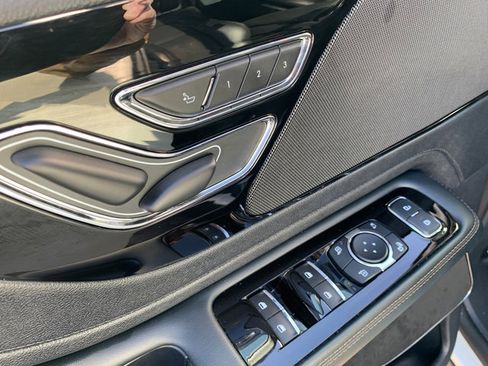 Certified 2025 Lincoln Aviator AWD w/ Jet Appearance Package image 23