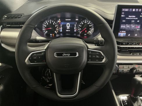 Used 2024 Jeep Compass Limited w/ Sun and Sound Group AWD/4WD image 17