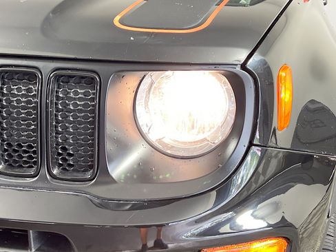 Used 2020 Jeep Renegade Latitude AWD/4WD image 12