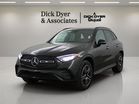 Used 2025 Mercedes-Benz GLC 300 GLC 300 image 3
