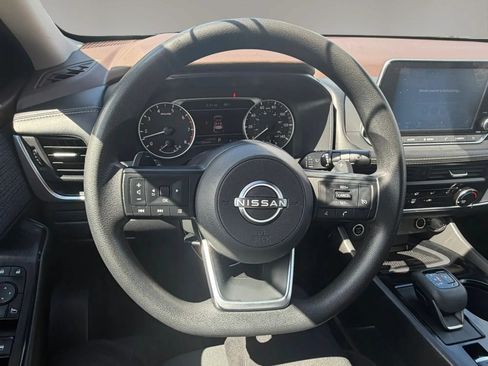 Used 2023 Nissan Rogue S FWD image 12
