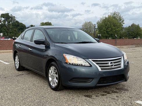 Used 2015 Nissan Sentra S FWD image 4