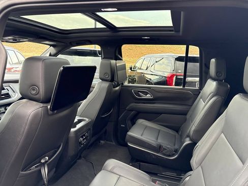 Used 2021 Chevrolet Suburban Z71 w/ Z71 Off-Road Package AWD/4WD image 2
