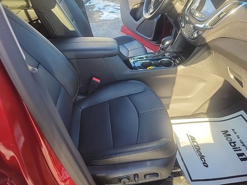 Used 2024 Chevrolet Equinox Premier image 30