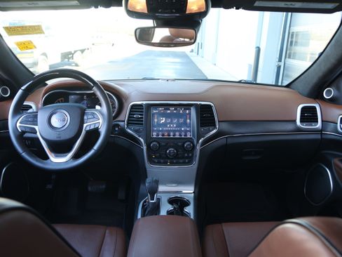 Used 2018 Jeep Grand Cherokee Summit w/ Platinum Series Group image 16