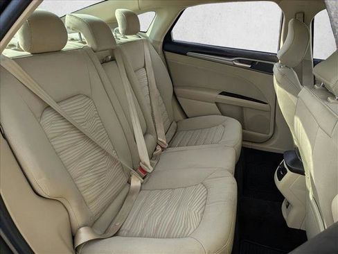 Used 2016 Ford Fusion SE image 21