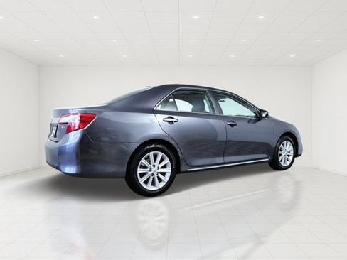Used 2012 Toyota Camry XLE FWD image 6