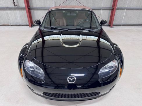 Used 2006 MAZDA MX-5 Miata Grand Touring RWD image 18