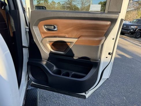 Used 2021 Nissan Titan Platinum Reserve w/ Moonroof Package image 12
