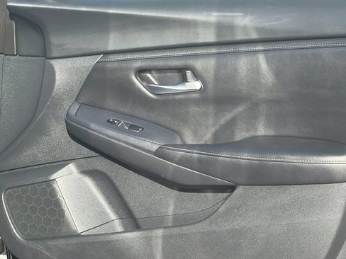 Used 2024 Nissan Sentra SV FWD image 17