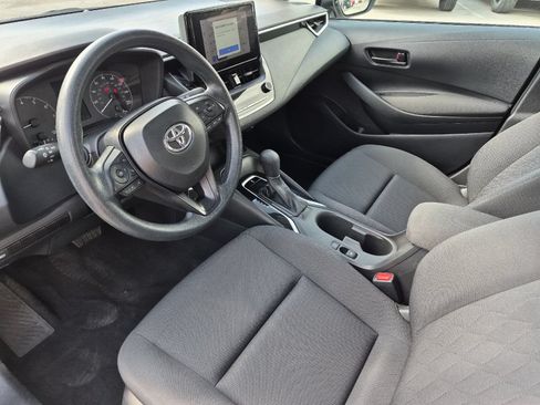 Certified 2025 Toyota Corolla LE FWD image 9