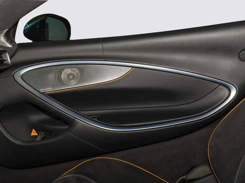 Used 2023 McLaren Artura RWD image 14