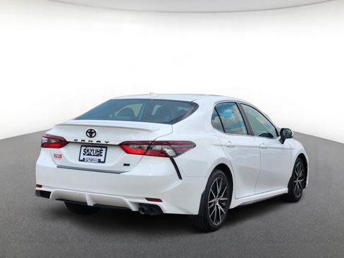 Used 2023 Toyota Camry SE FWD image 2