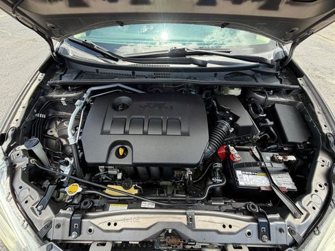 Used 2016 Toyota Corolla LE FWD image 19
