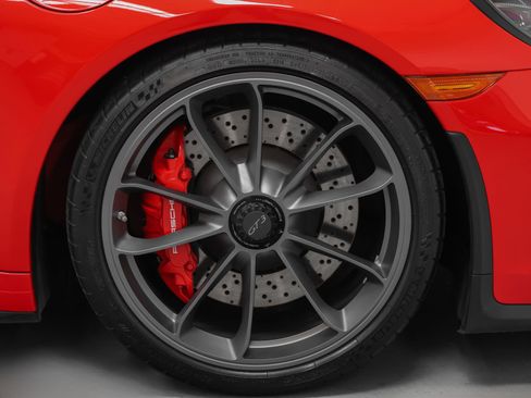 Certified 2018 Porsche 911 GT3 image 18