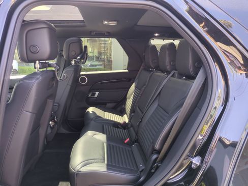 New 2026 Land Rover Discovery S AWD/4WD image 25