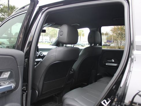 Certified 2025 Mercedes-Benz GLB 250 image 25