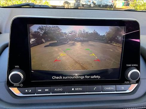 Used 2023 Nissan Rogue SV image 13