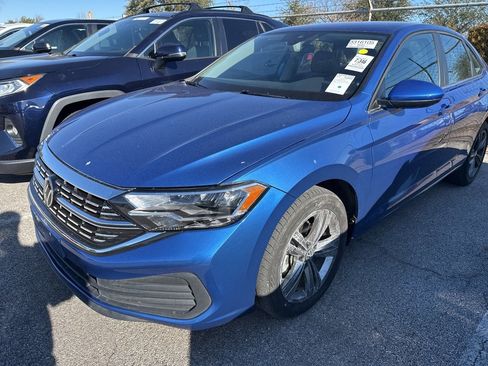 Used 2024 Volkswagen Jetta SE image 1