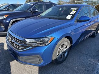 Used 2024 Volkswagen Jetta SE video 1